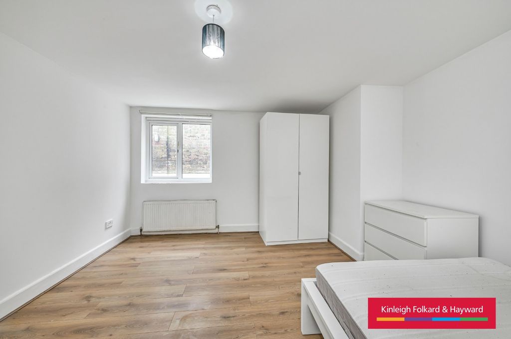 Property photo 2 of 9 Picture No. 13