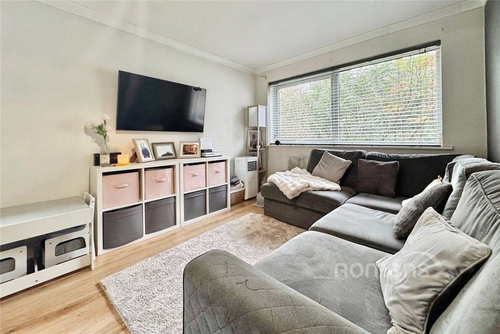 Property photo 2 of 8 Lounge Diner