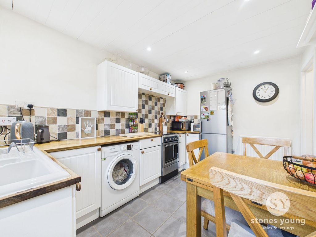 Property photo 3 of 16