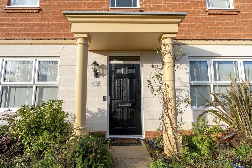 Property photo 2 of 35 Dsc03366-Hdr.Jpg