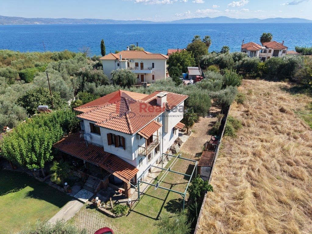 Property photo 2 of 35