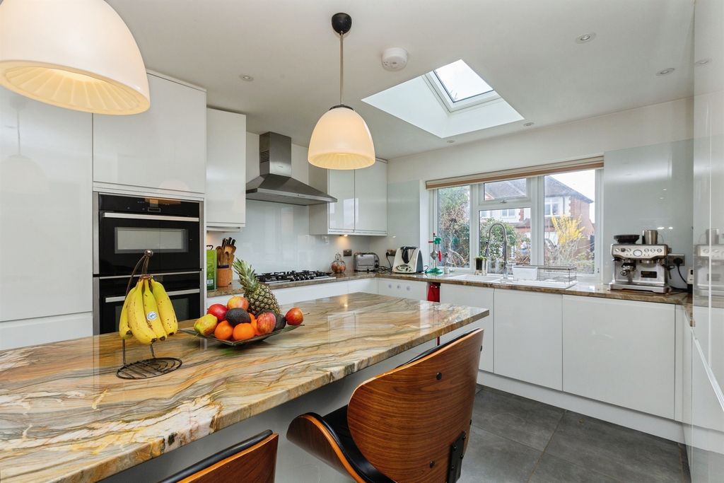 Property photo 2 of 29