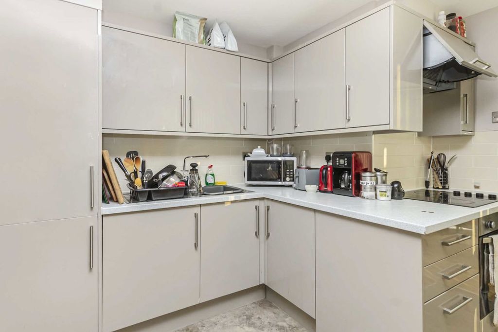 Property photo 2 of 4