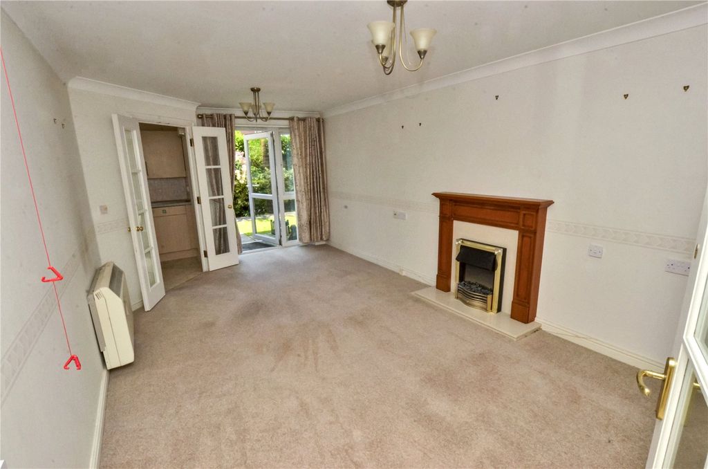 Property photo 2 of 12 Lounge/Dining Room