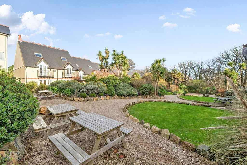 Property photo 2 of 12 Photo 2