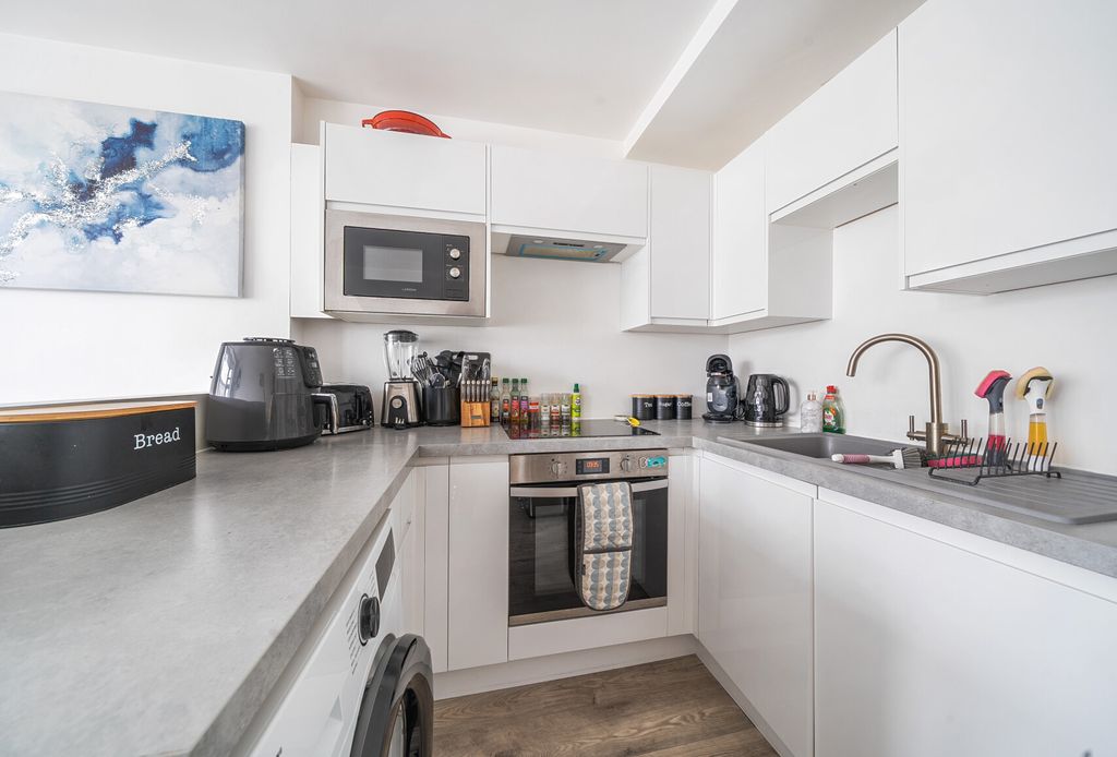 Property photo 2 of 13 1435359-6-69c6547...