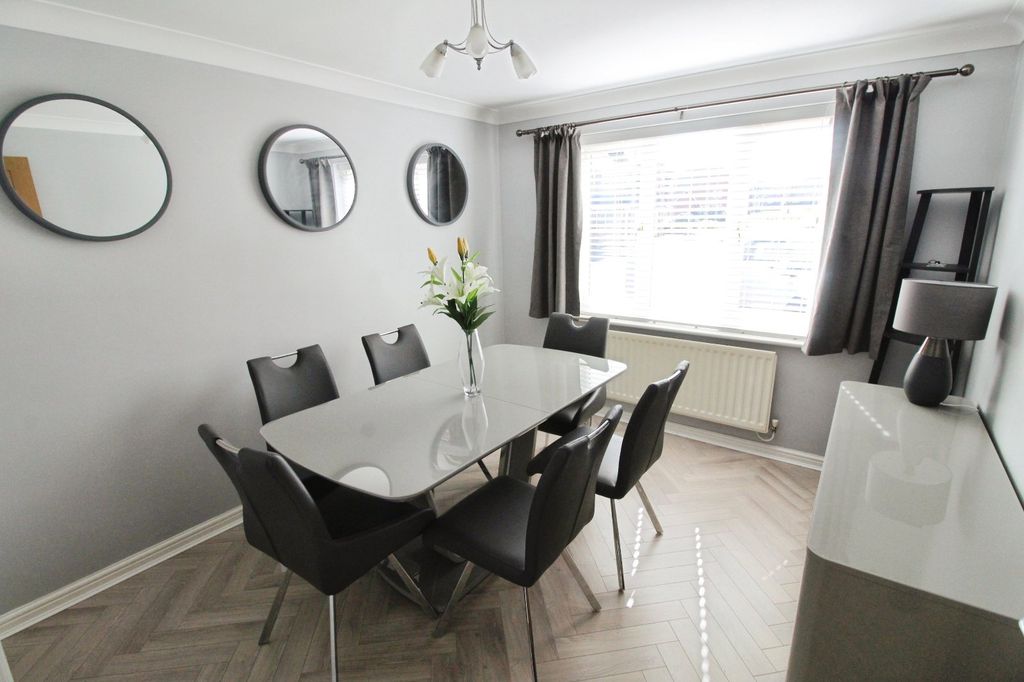 Property photo 3 of 16 Picture No. 06