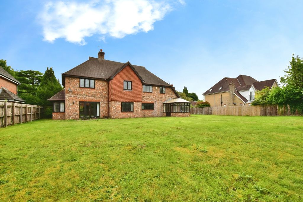 Property photo 2 of 32 Photo