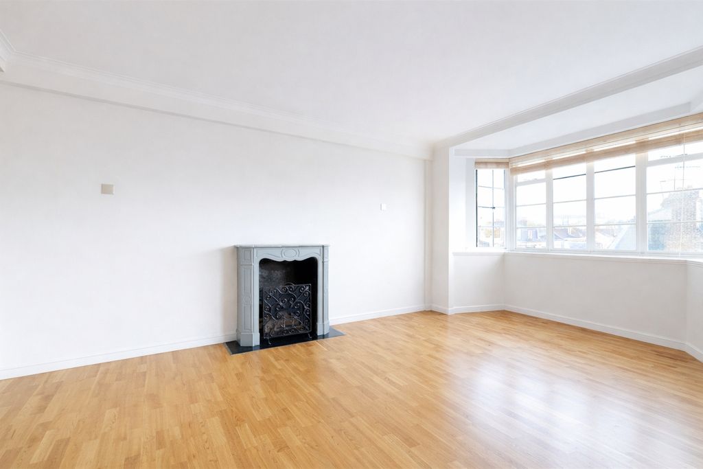 Property photo 3 of 17 Picture No. 24