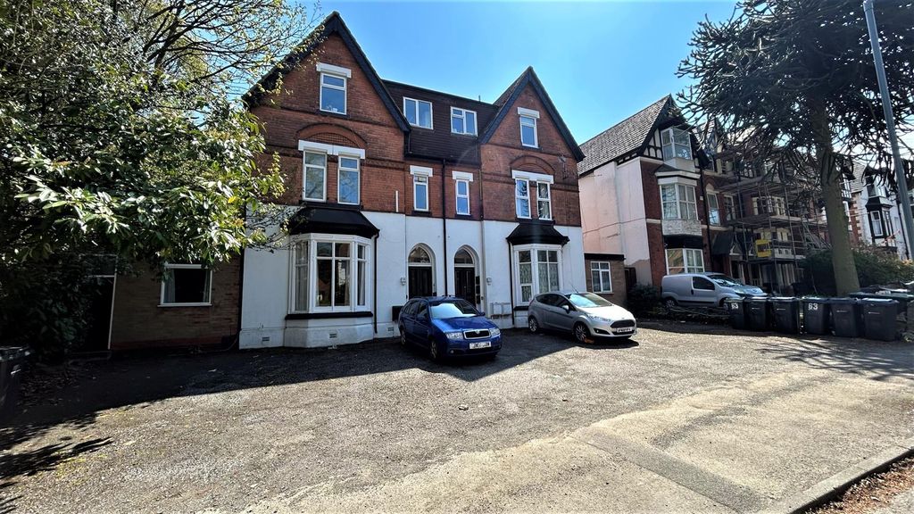 Property photo 1 of 14 Approach