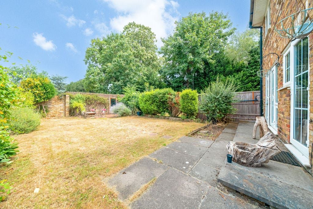 Property photo 2 of 21