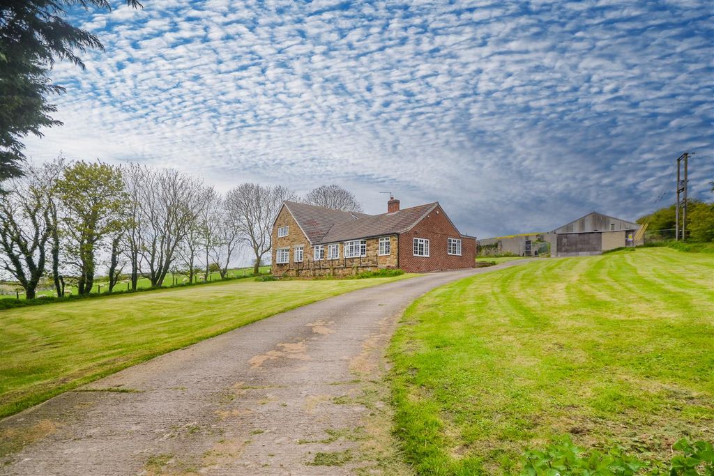 Property photo 1 of 61