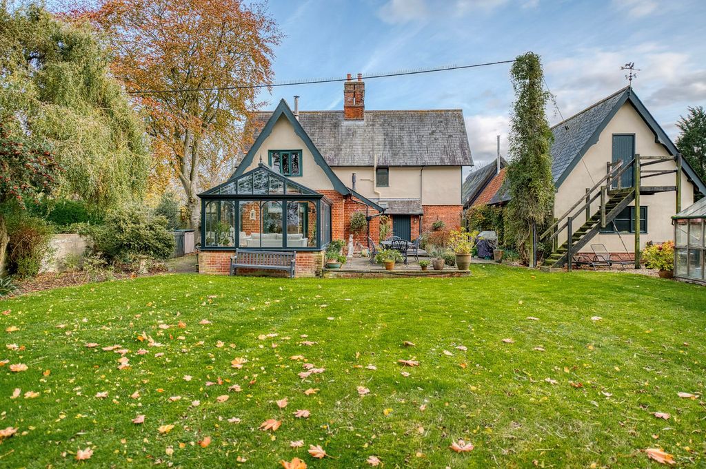 Property photo 2 of 30