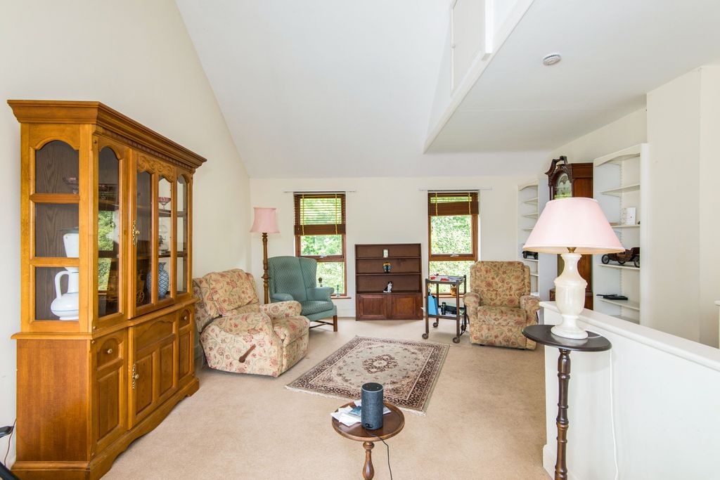 Property photo 3 of 8 2.Jpg