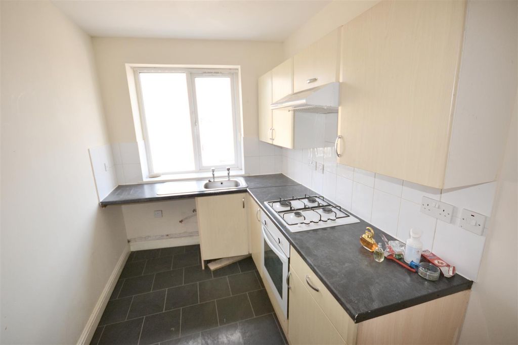Property photo 3 of 5 Flat 2 147 Neasham Rd Kitchen.Jpg