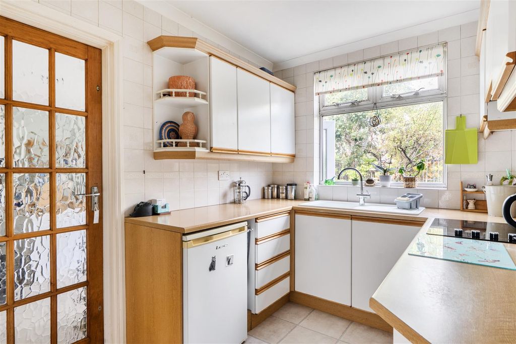 Property photo 3 of 14 Kitchen 1.Jpg