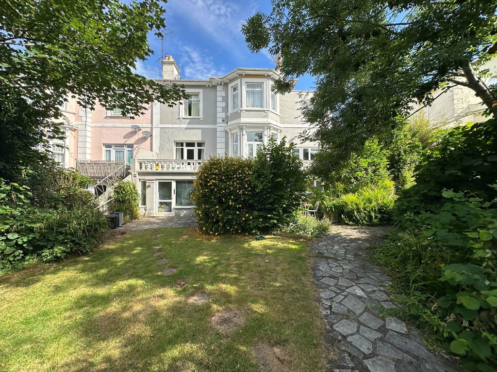 Property photo 3 of 14