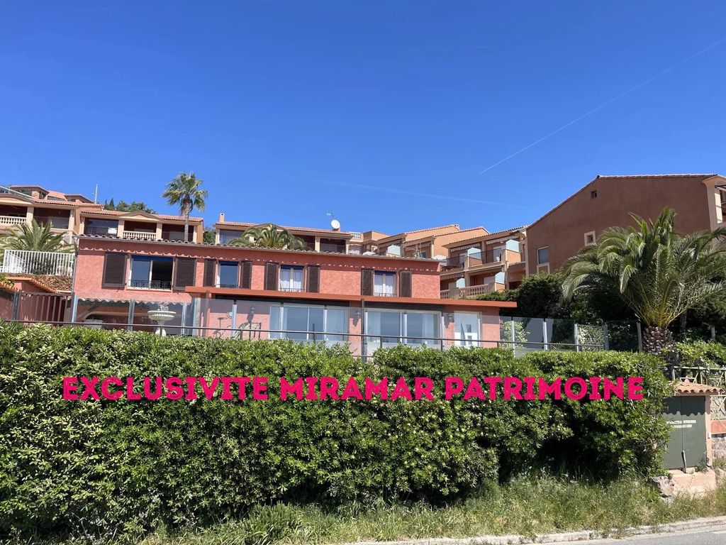 Property photo 1 of 25 Close To And Facing The Ocean: 163 m² Villa In 2 Separate Apartments