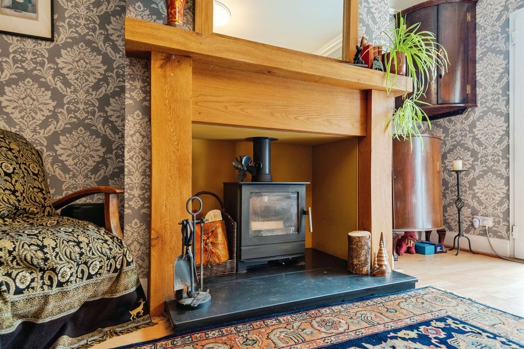 Property photo 3 of 17