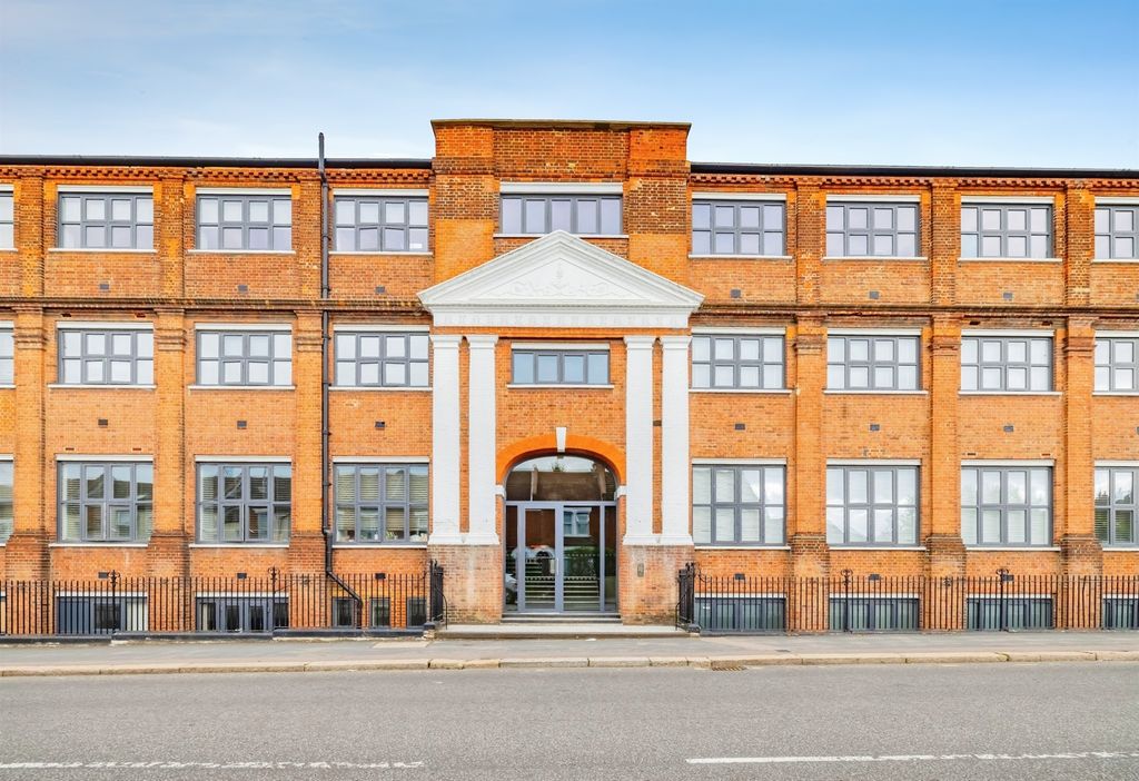 Property photo 1 of 22