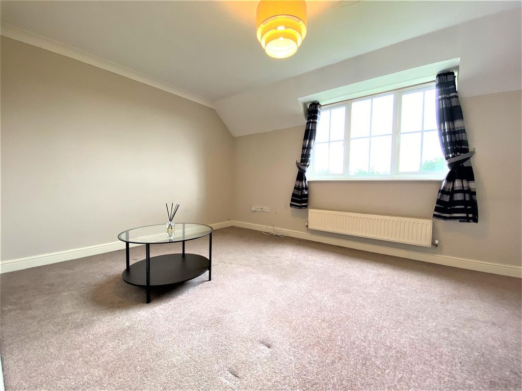 Property photo 2 of 10 Living Room