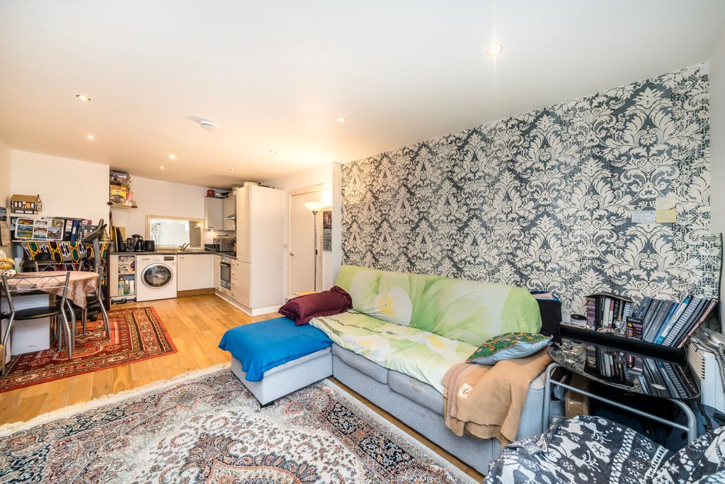 Property photo 3 of 5 Reception