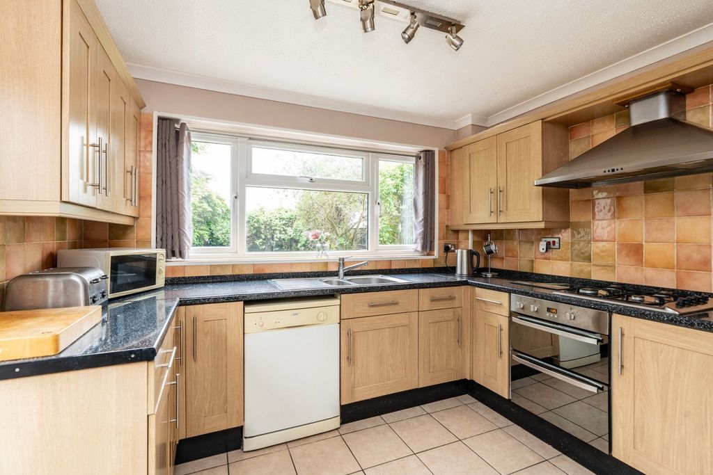 Property photo 2 of 16