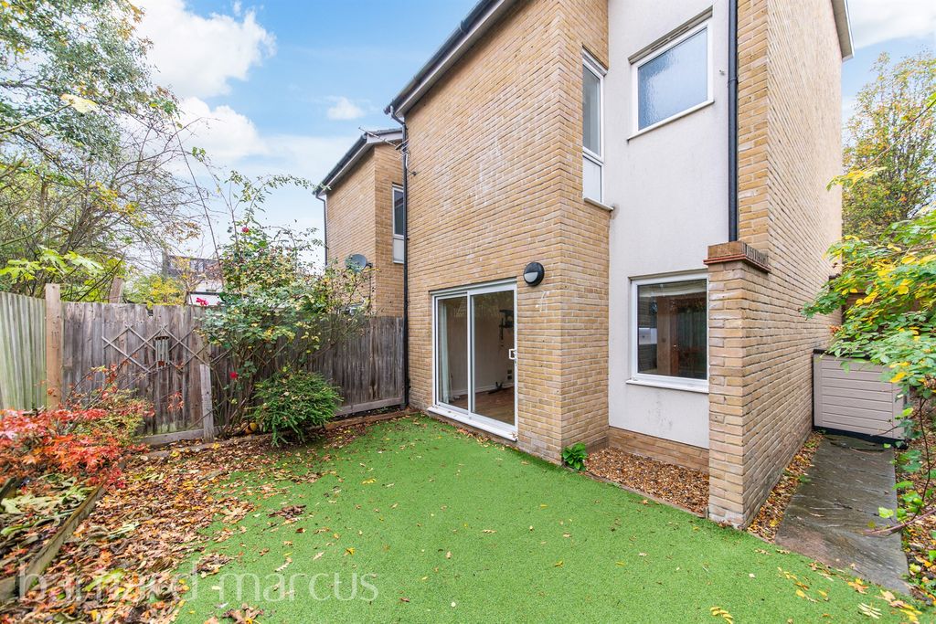 Property photo 3 of 18 Rear Garden