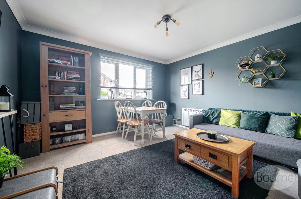 Property photo 2 of 15 Picture No. 16