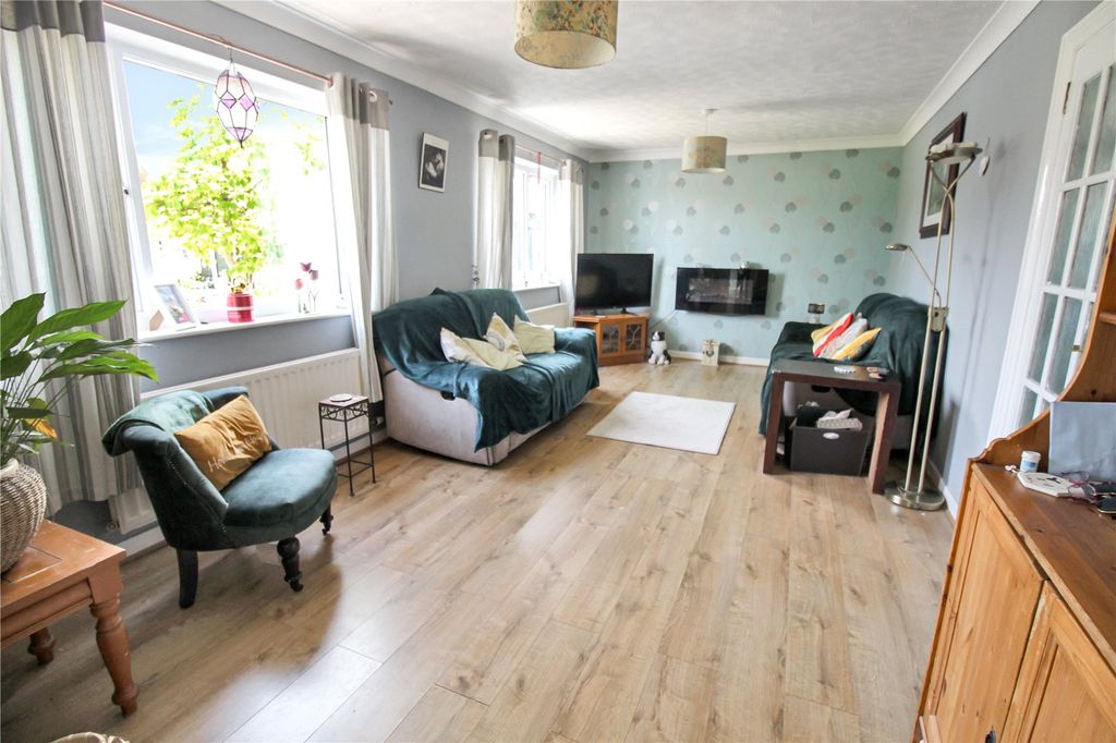 Property photo 2 of 20 Picture No. 24