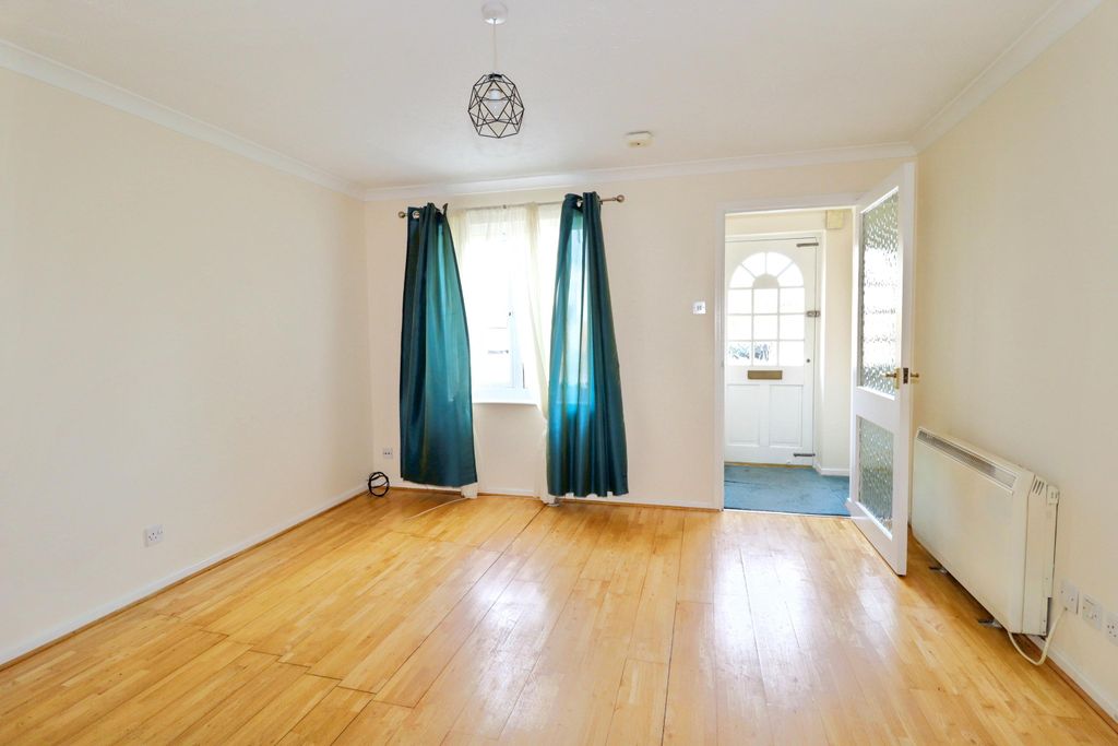 Property photo 2 of 6