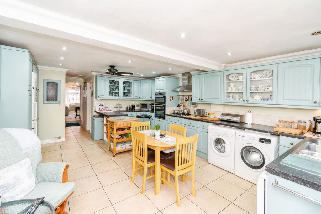 Property photo 2 of 20 Pbox-Img.Jpg