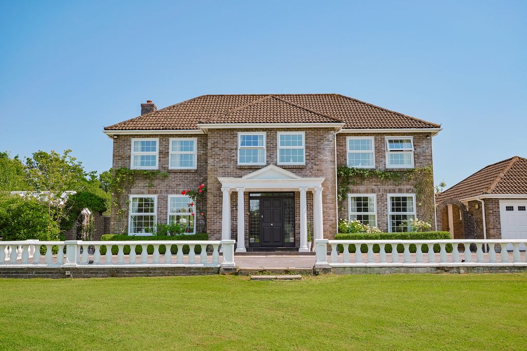 Property photo 2 of 48 Highgrove - Web (11 Of 45)