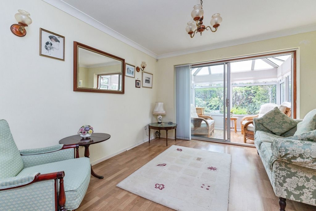 Property photo 2 of 17 Photo
