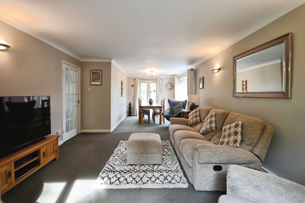 Property photo 3 of 18