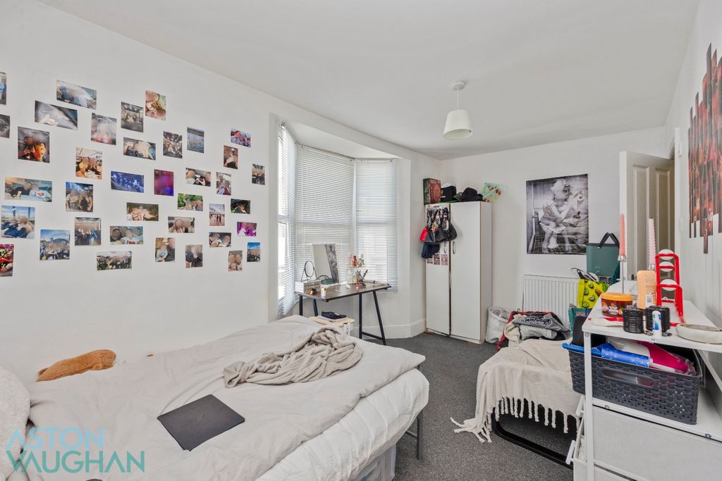 Property photo 3 of 10 5214342