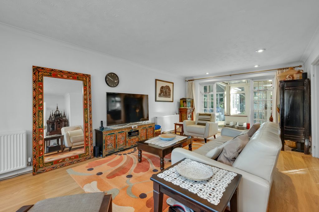 Property photo 2 of 15 21 Marrowells 03