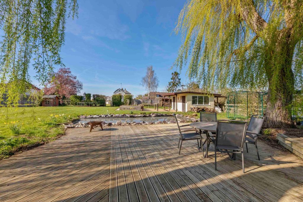 Property photo 2 of 18