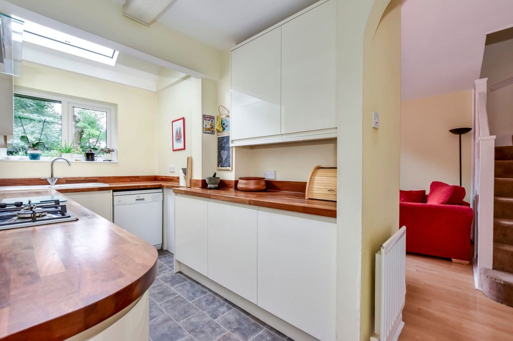 Property photo 3 of 39