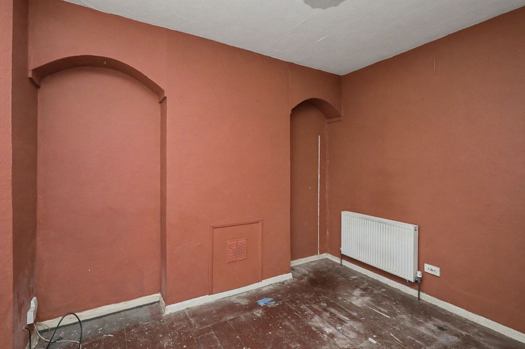 Property photo 3 of 26 Ground & First Floor Flats, 19 Halstow Road, Greenwich, London, Se10 0Ld