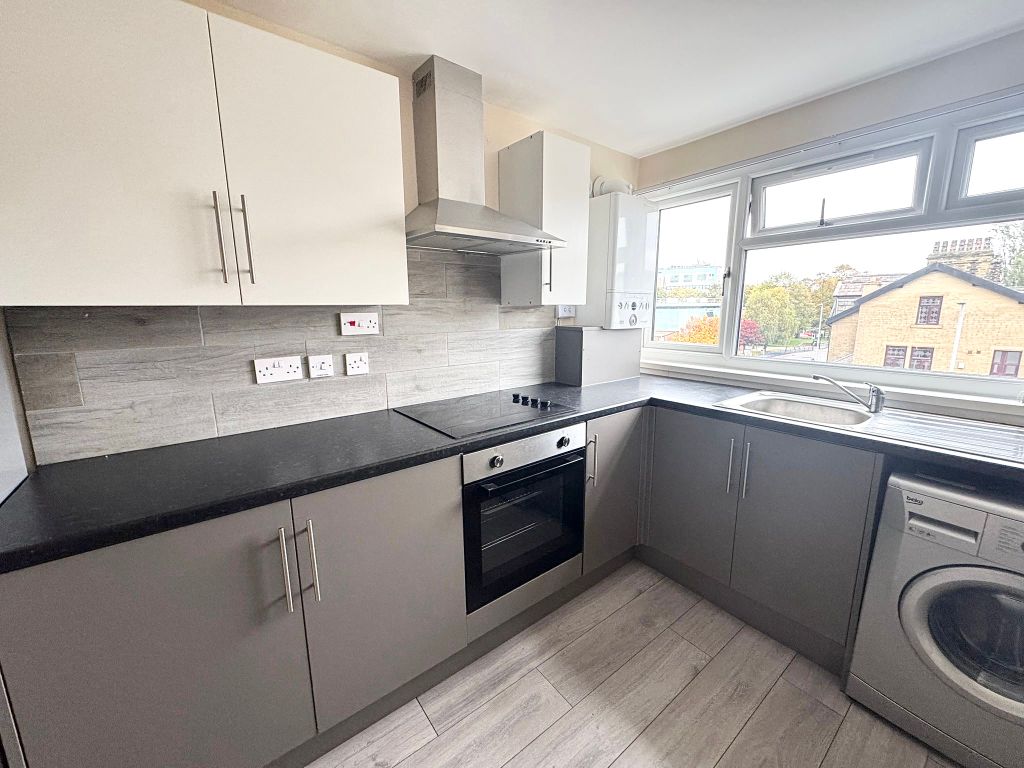 Property photo 1 of 6 Kitchen