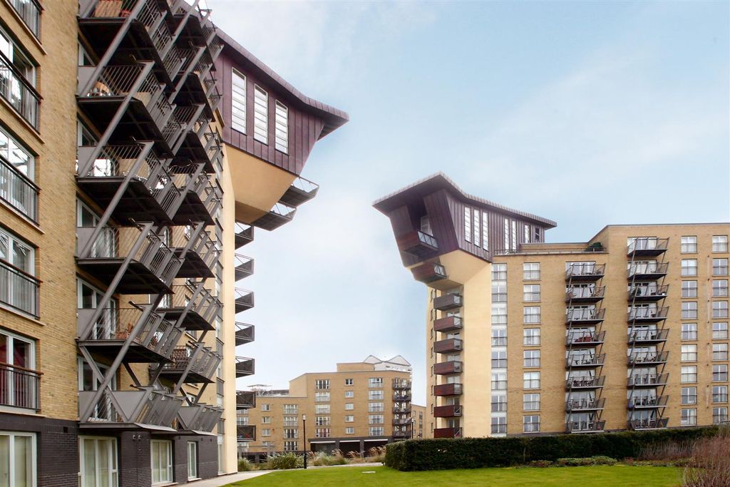 Property photo 3 of 11 Hiresexterior_Millenium_Harbour.Jpg