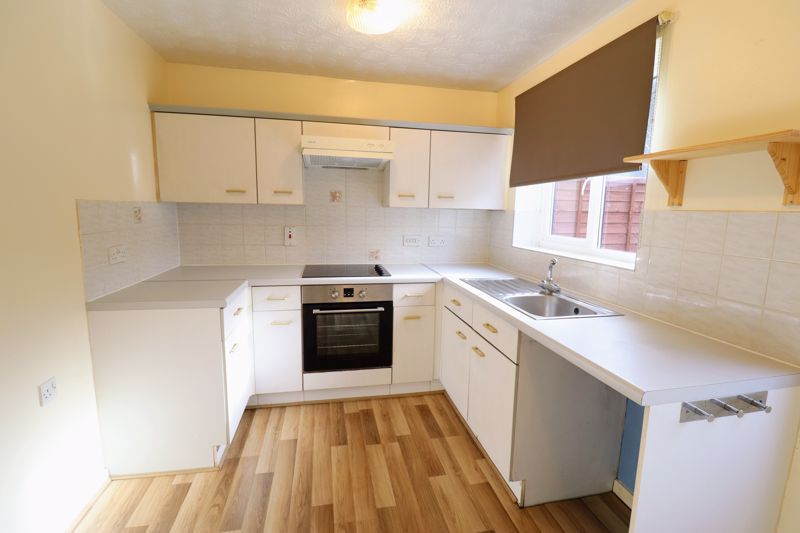 Property photo 2 of 10 Kitchen