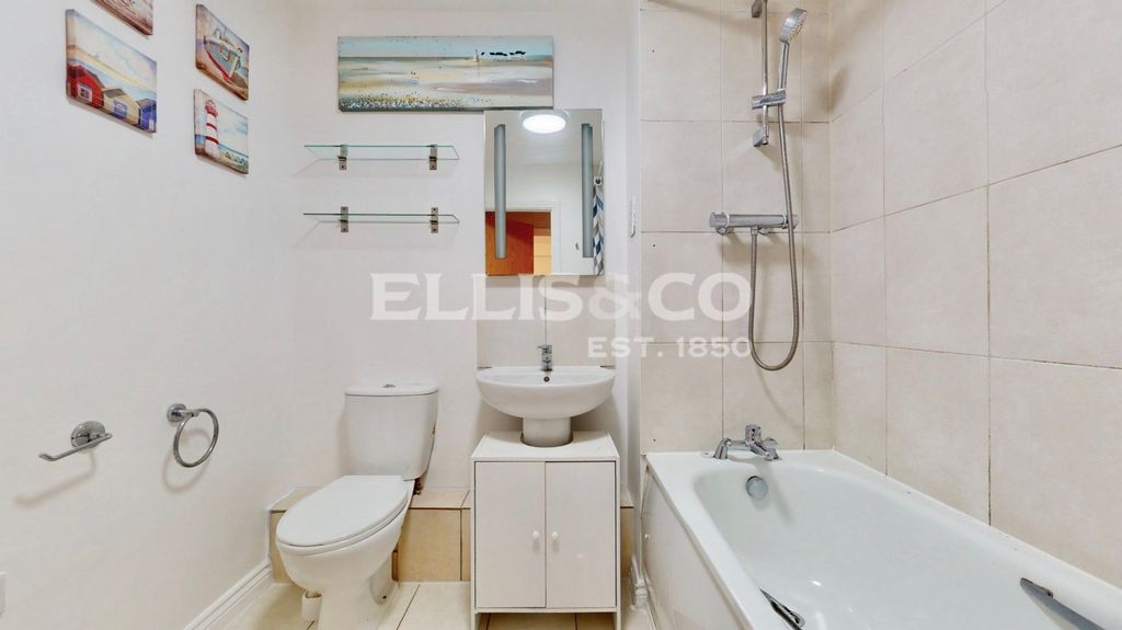 Property photo 3 of 23 Picture No. 33