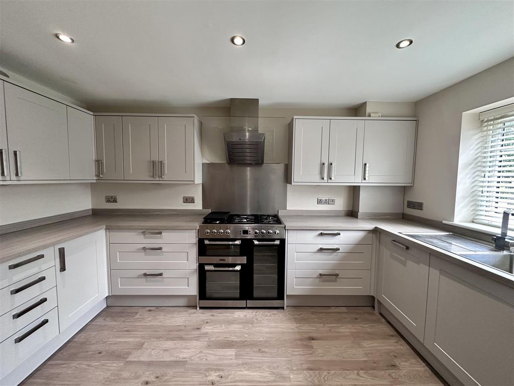 Property photo 2 of 14 Tempimagea3Qr3O.Jpg