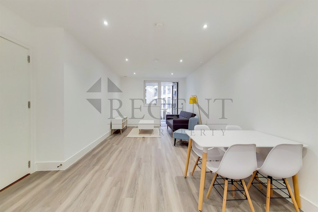 Property photo 3 of 13 Open Plan