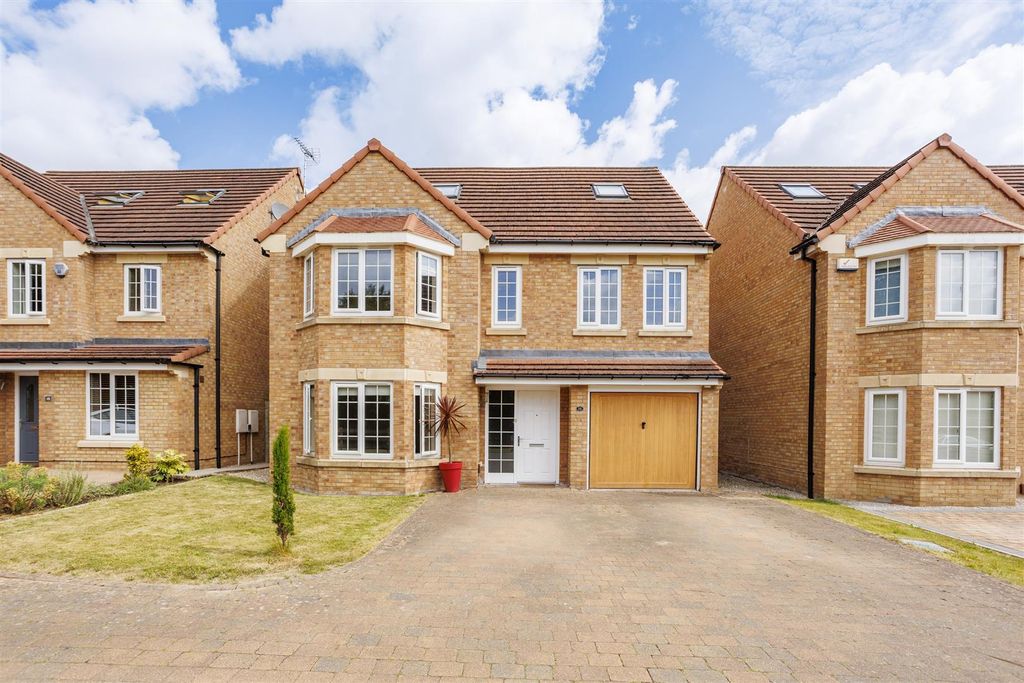 Property photo 1 of 42 16_Teachers_Close__8.Jpg