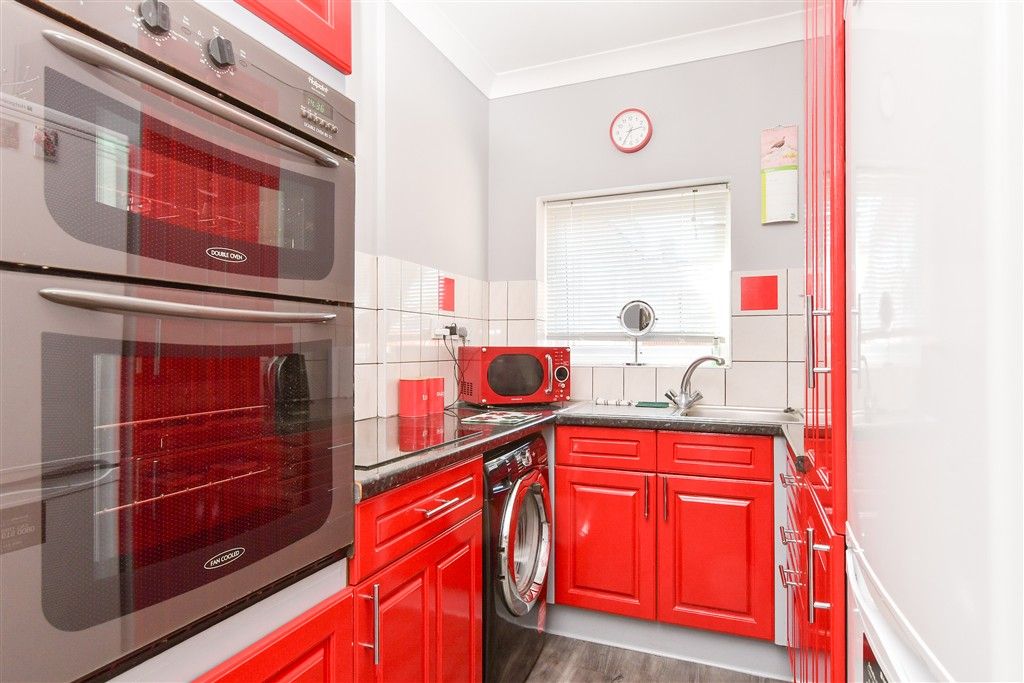 Property photo 3 of 9 Kitchen