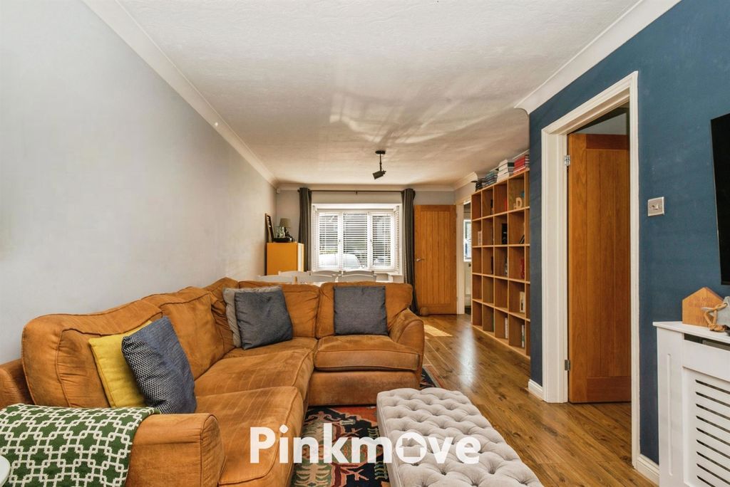 Property photo 3 of 19