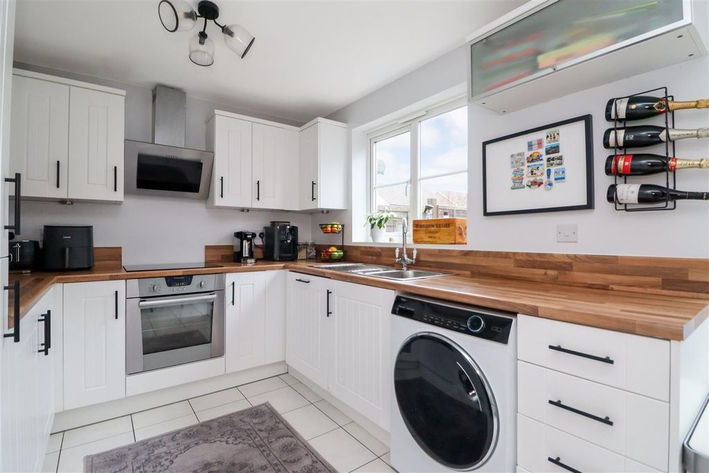 Property photo 2 of 22